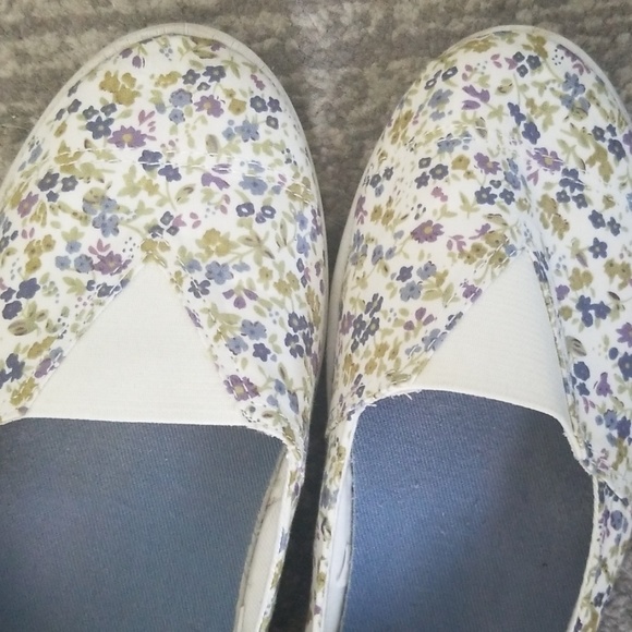 Womens Floral Loafers - Picture 4 of 6